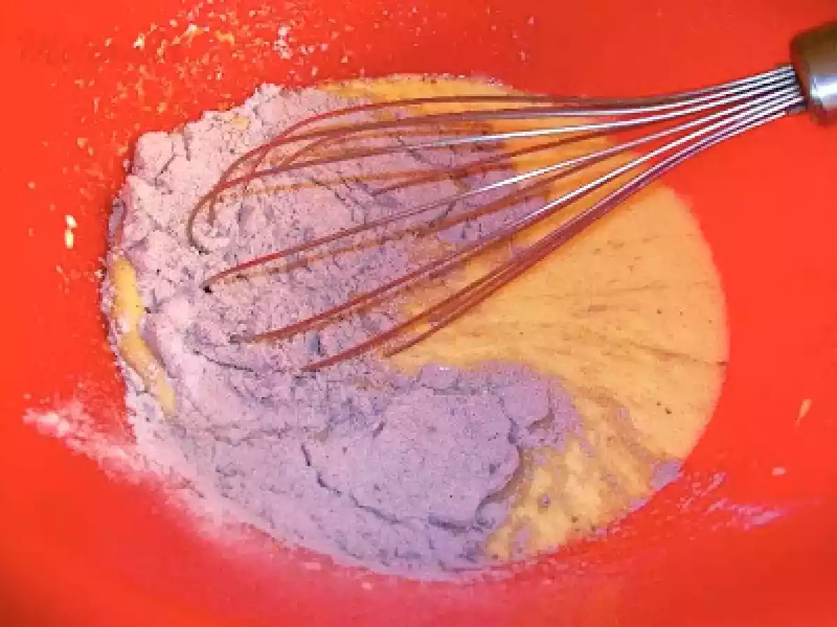 Tort cu iaurt de capsuni si frisca - poza 7