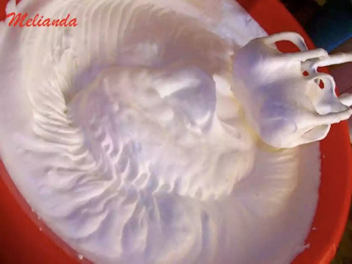 Tort cu iaurt de capsuni si frisca - poza 12