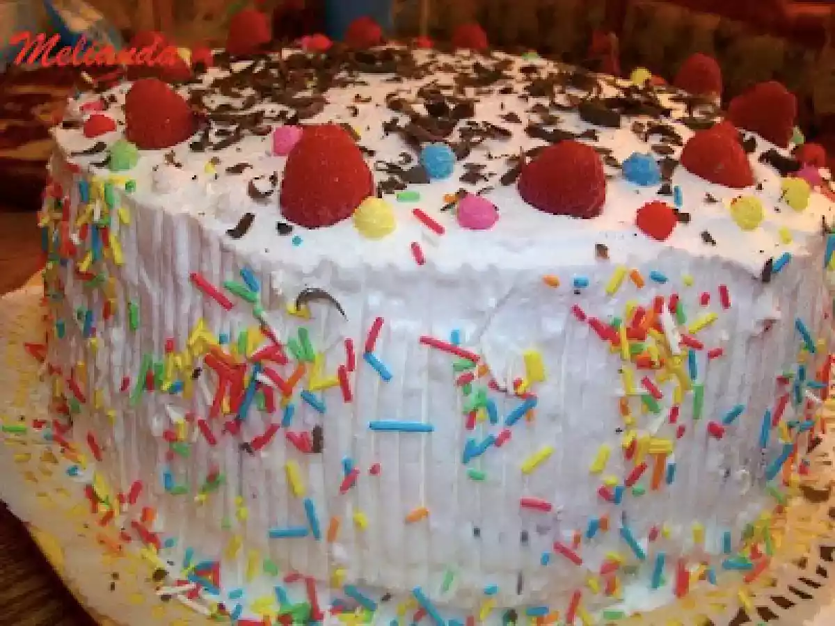 Tort cu iaurt de capsuni si frisca - poza 15