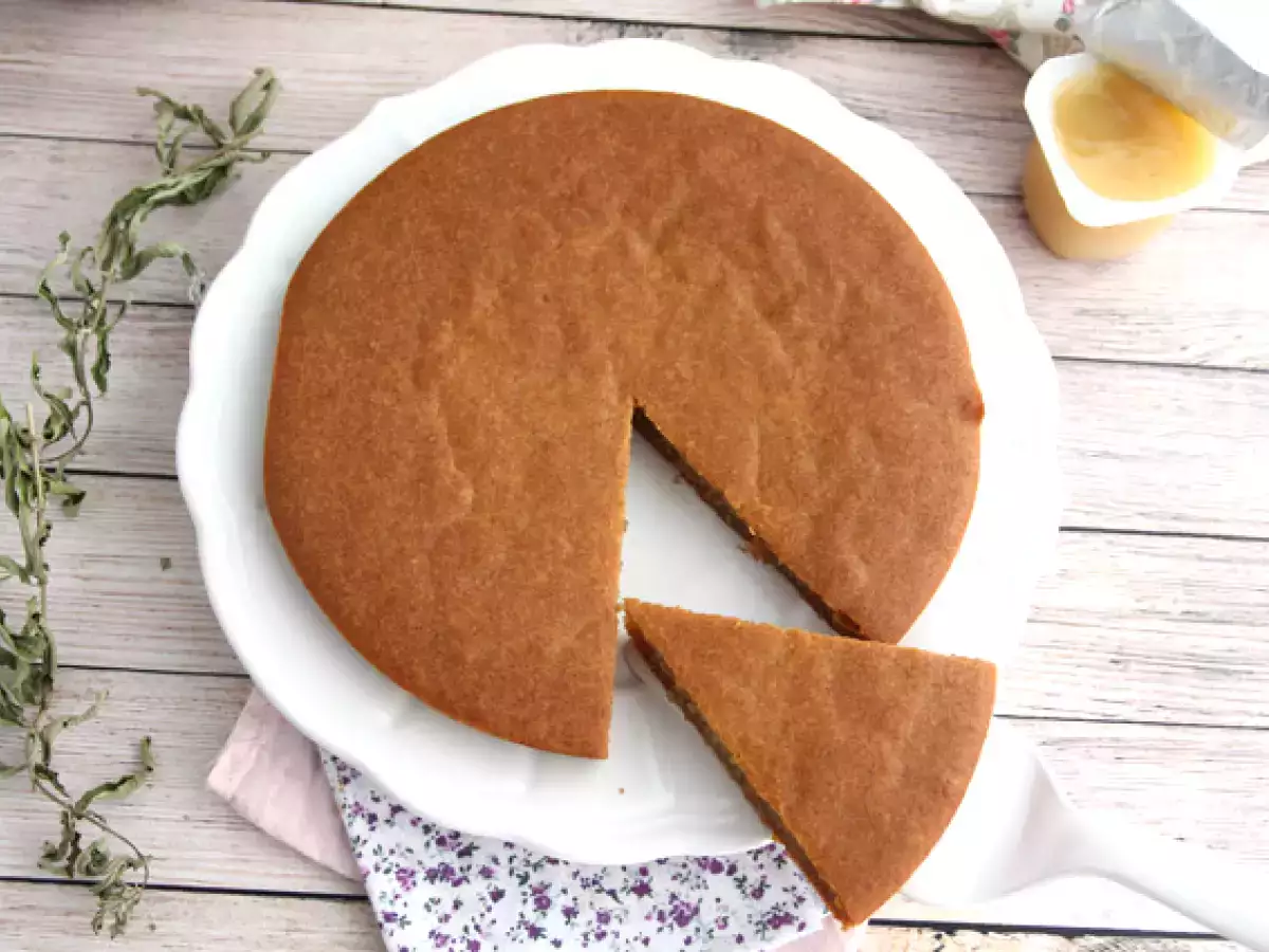 Tort cu iaurt de soia si piure de mere (vegan si fara gluten) - poza 4