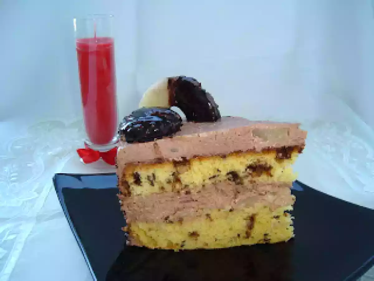 Tort cu mascarpone, ciocolata si ananas