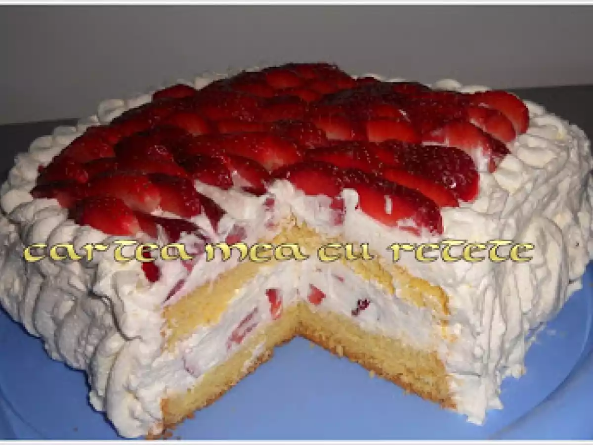 Tort cu mascarpone si capsuni