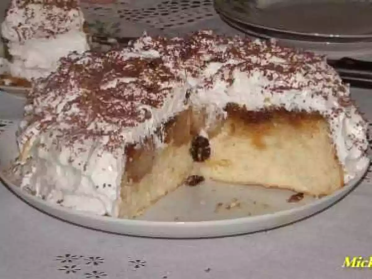 Tort cu mere caramelizate