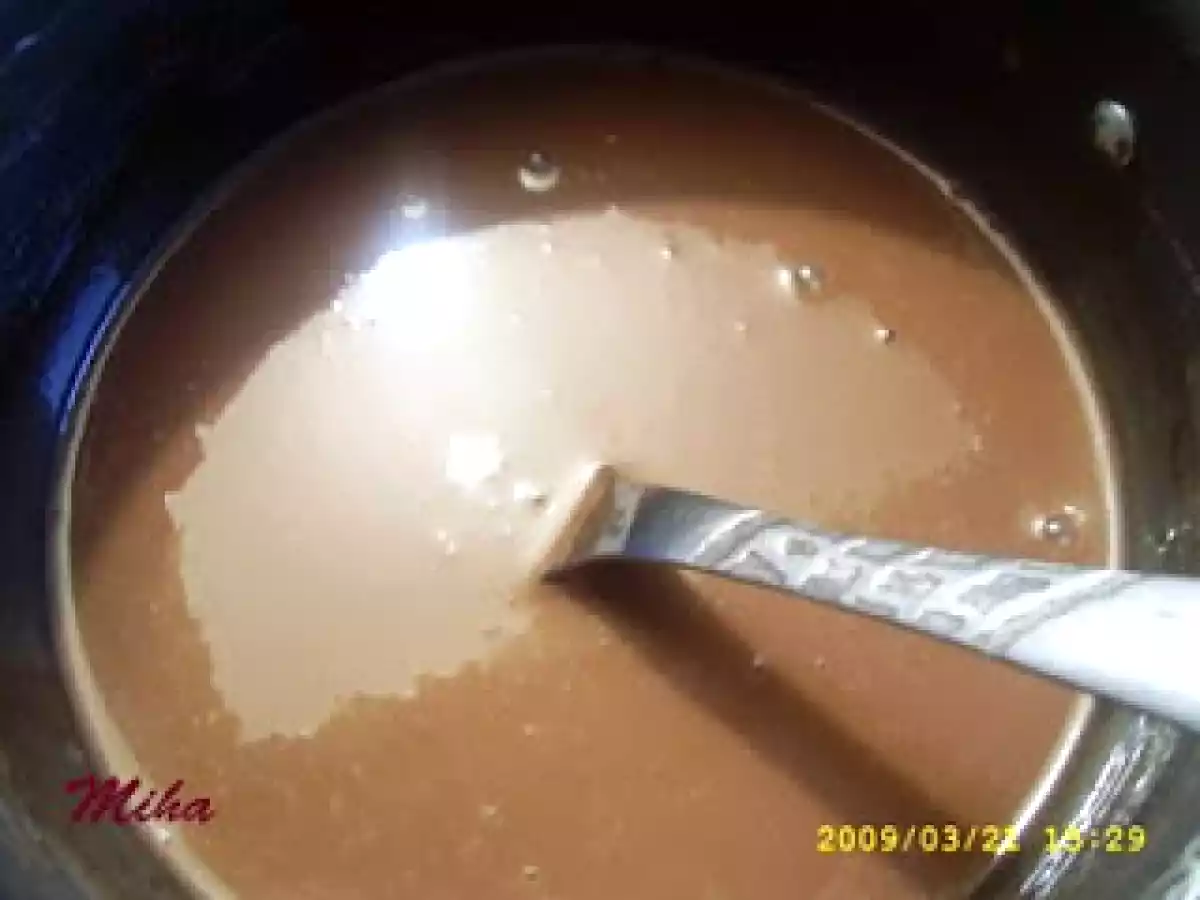 Tort cu mousse de ciocolata si nuci - poza 5