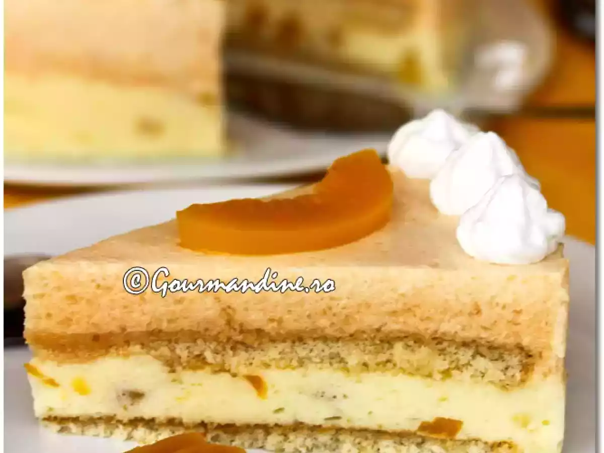 Tort cu mousse de pepene galben si crema cu piersici - poza 2