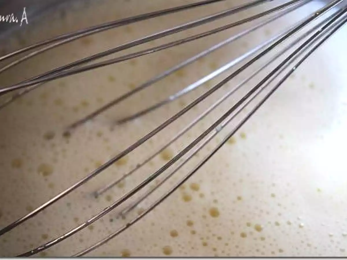 Tort cu mousse de ricotta si frisca - poza 5