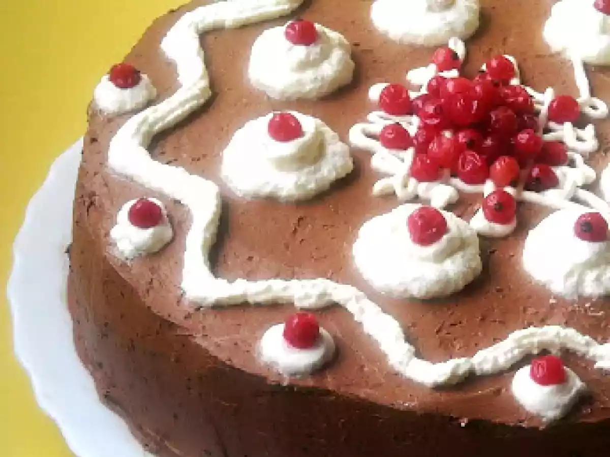 Tort cu piure de castane si coacaze rosii