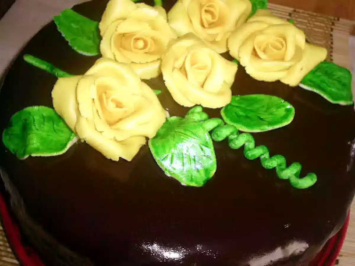 Tort cu trei feluri de ciocolata