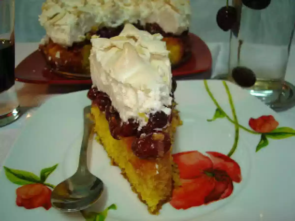 Tort cu visine si bezea - poza 4