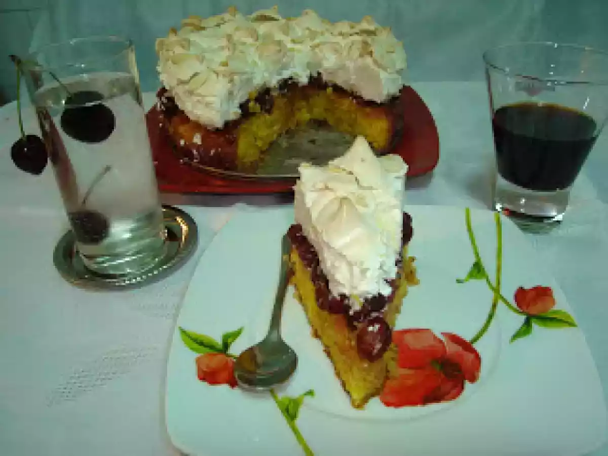 Tort cu visine si bezea - poza 5