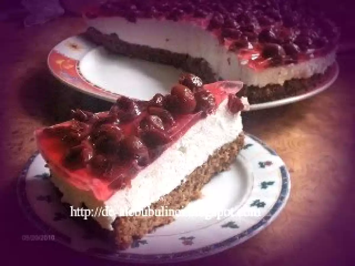 Tort cu visine si iaurt - poza 3