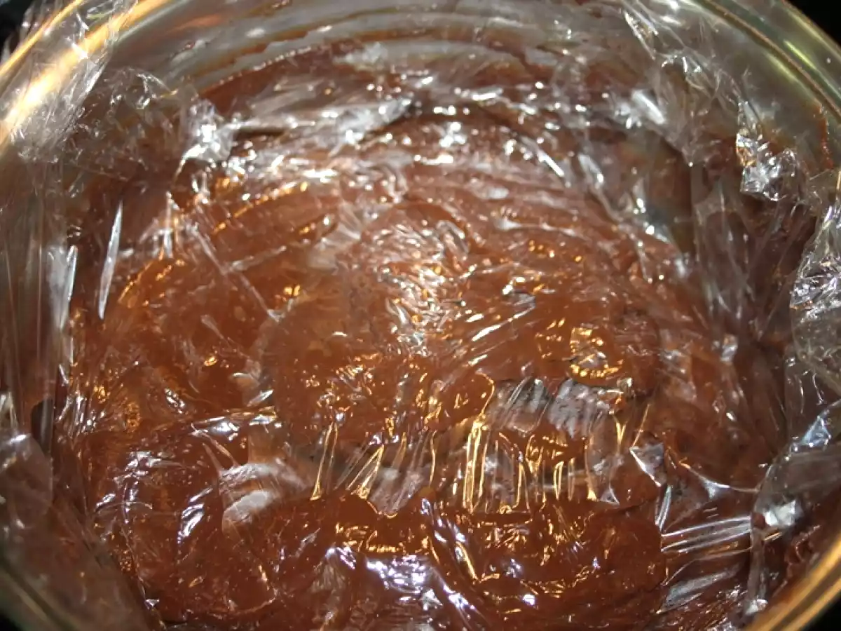 Tort de biscuiti cu ciocolata - poza 3