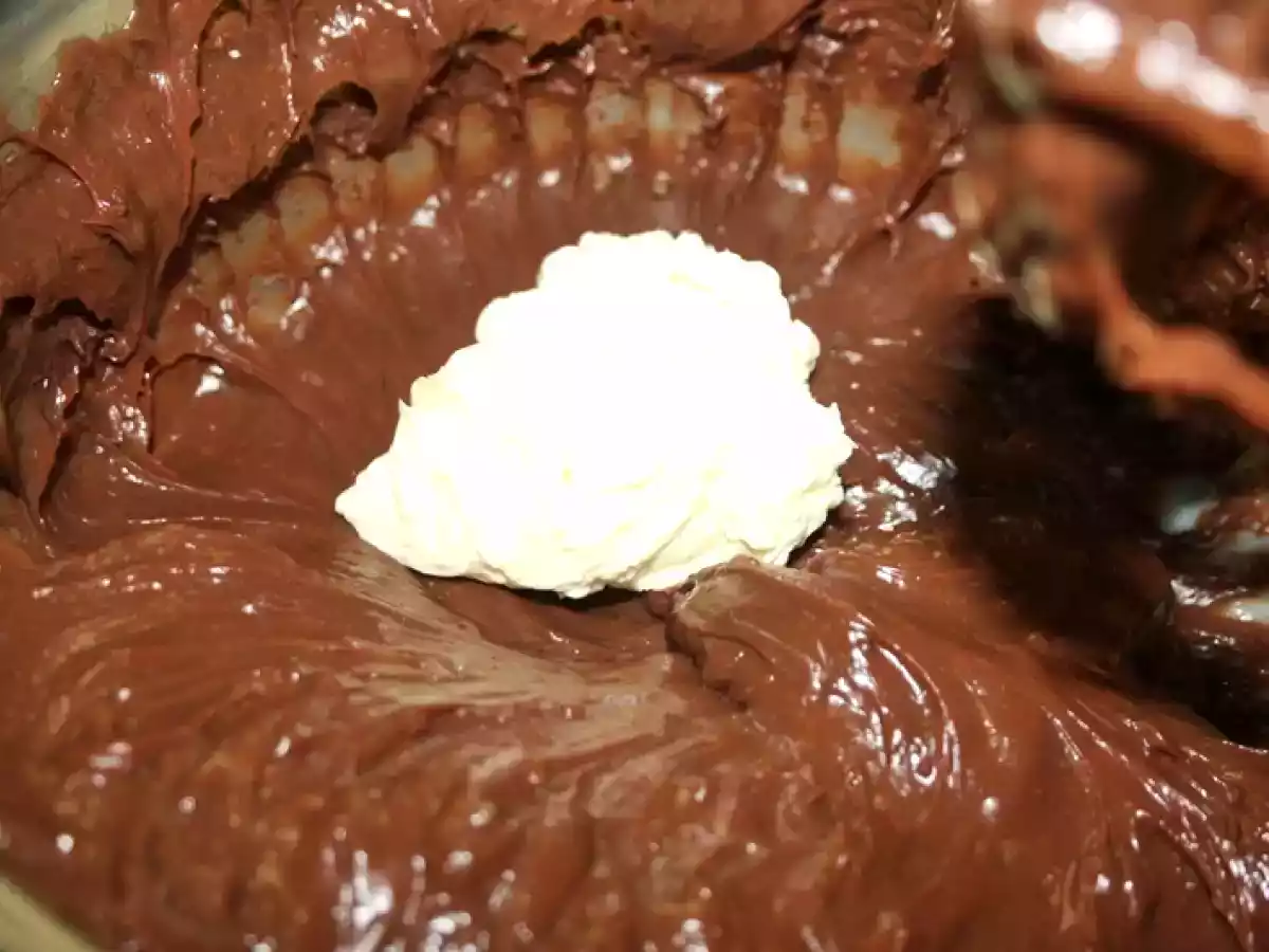 Tort de biscuiti cu ciocolata - poza 6