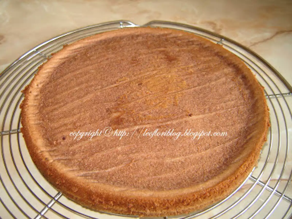 Tort de ciocolata alba si zmeura - poza 3