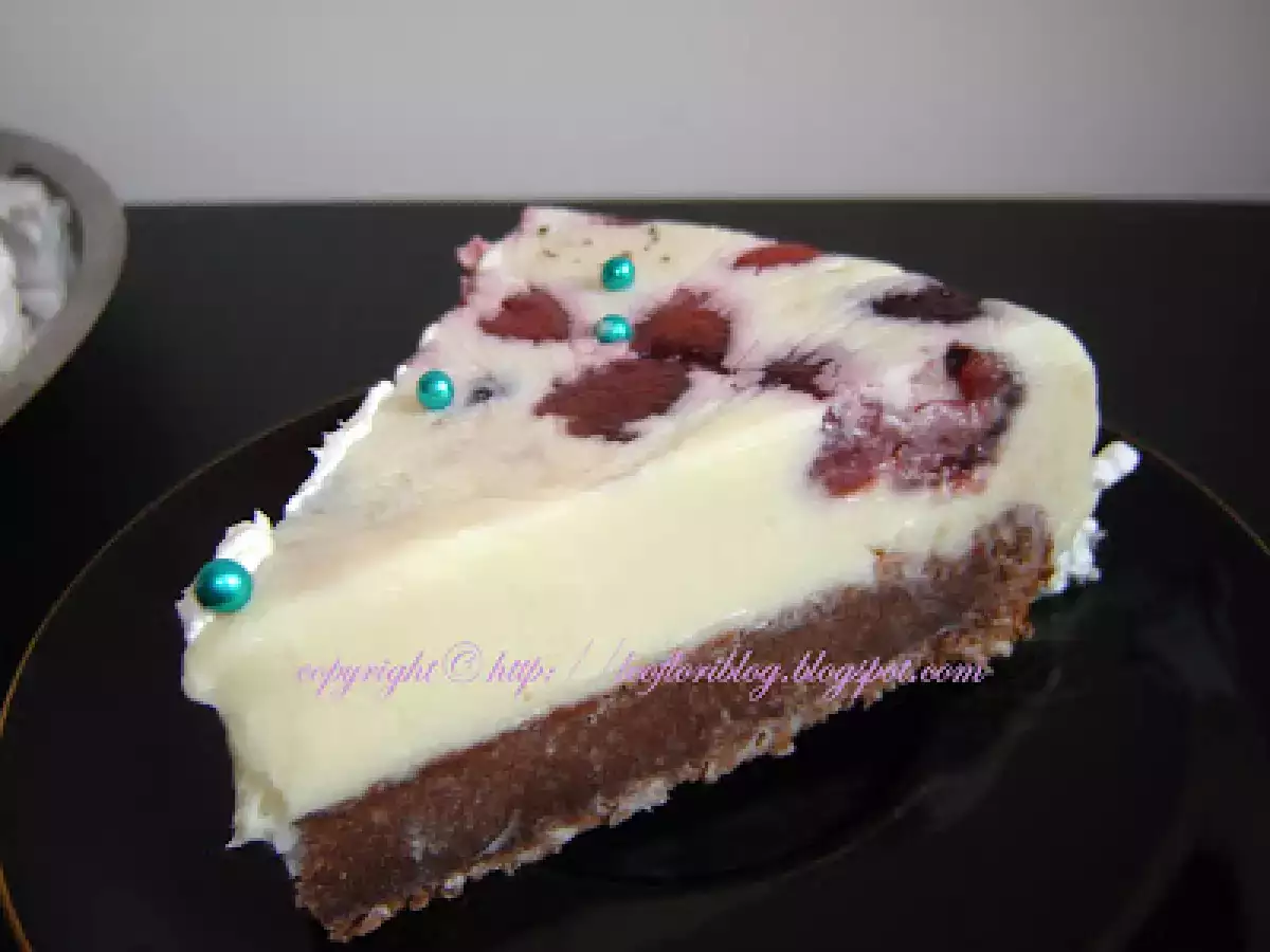 Tort de ciocolata alba si zmeura - poza 9