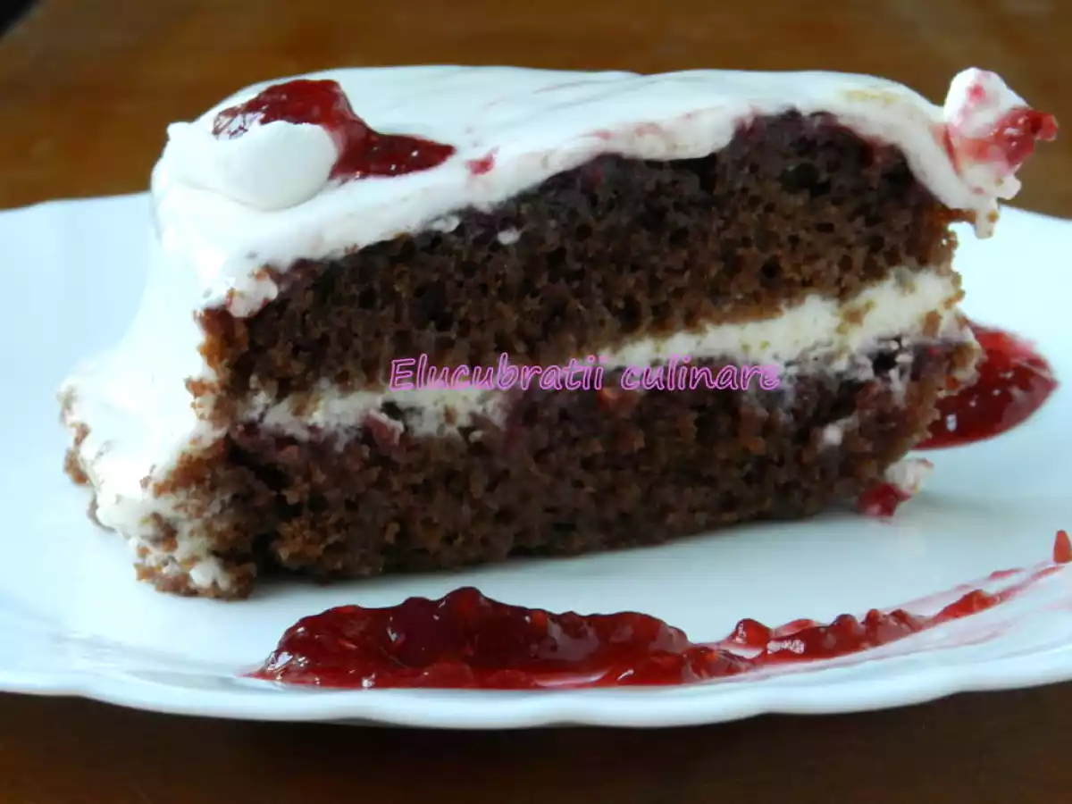 Tort de ciocolată cu marshmallow - poza 2