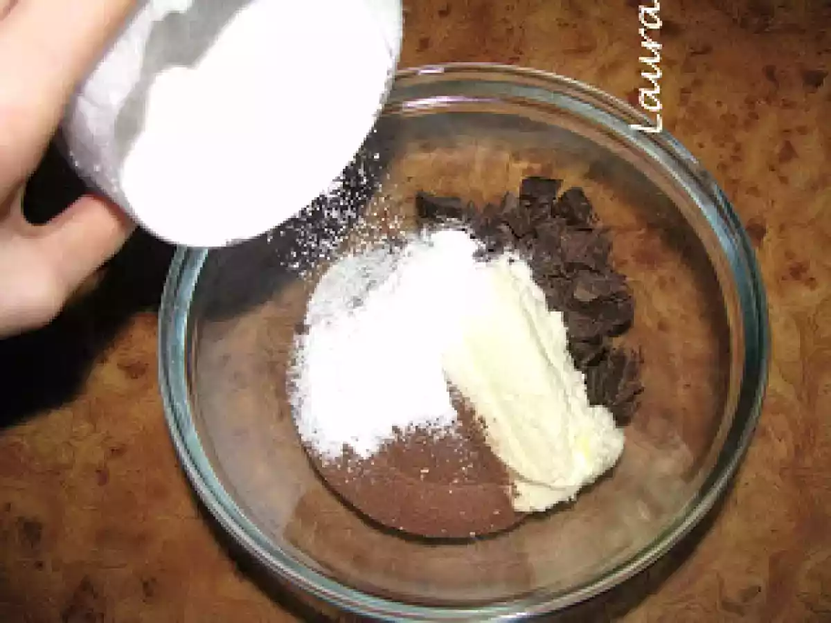 Tort de ciocolata cu prune uscate - poza 5