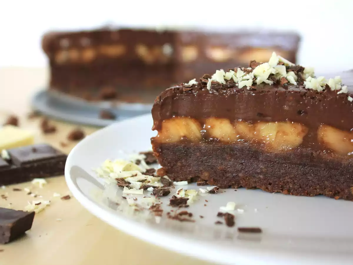 Tort de ciocolata si banane fara coacere