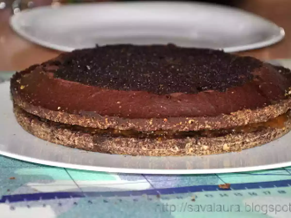 Tort de ciocolata simplu si rapid - poza 3