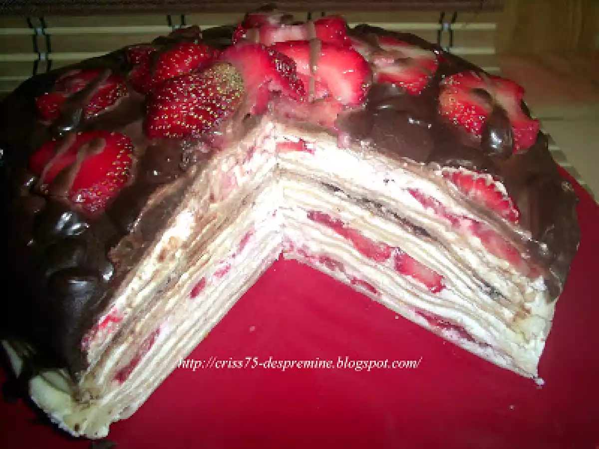 Tort de clatite cu capsuni