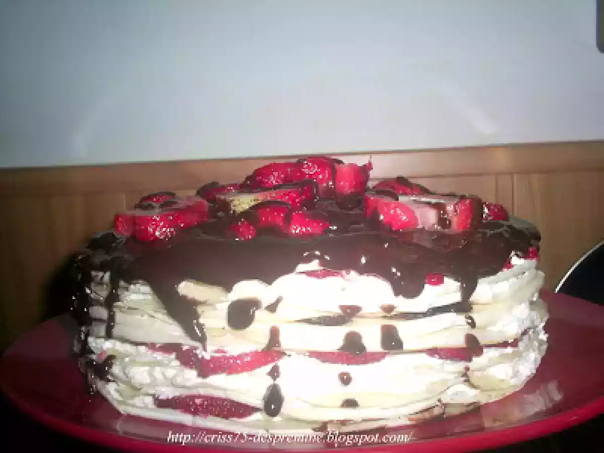 Tort de clatite cu capsuni - poza 4