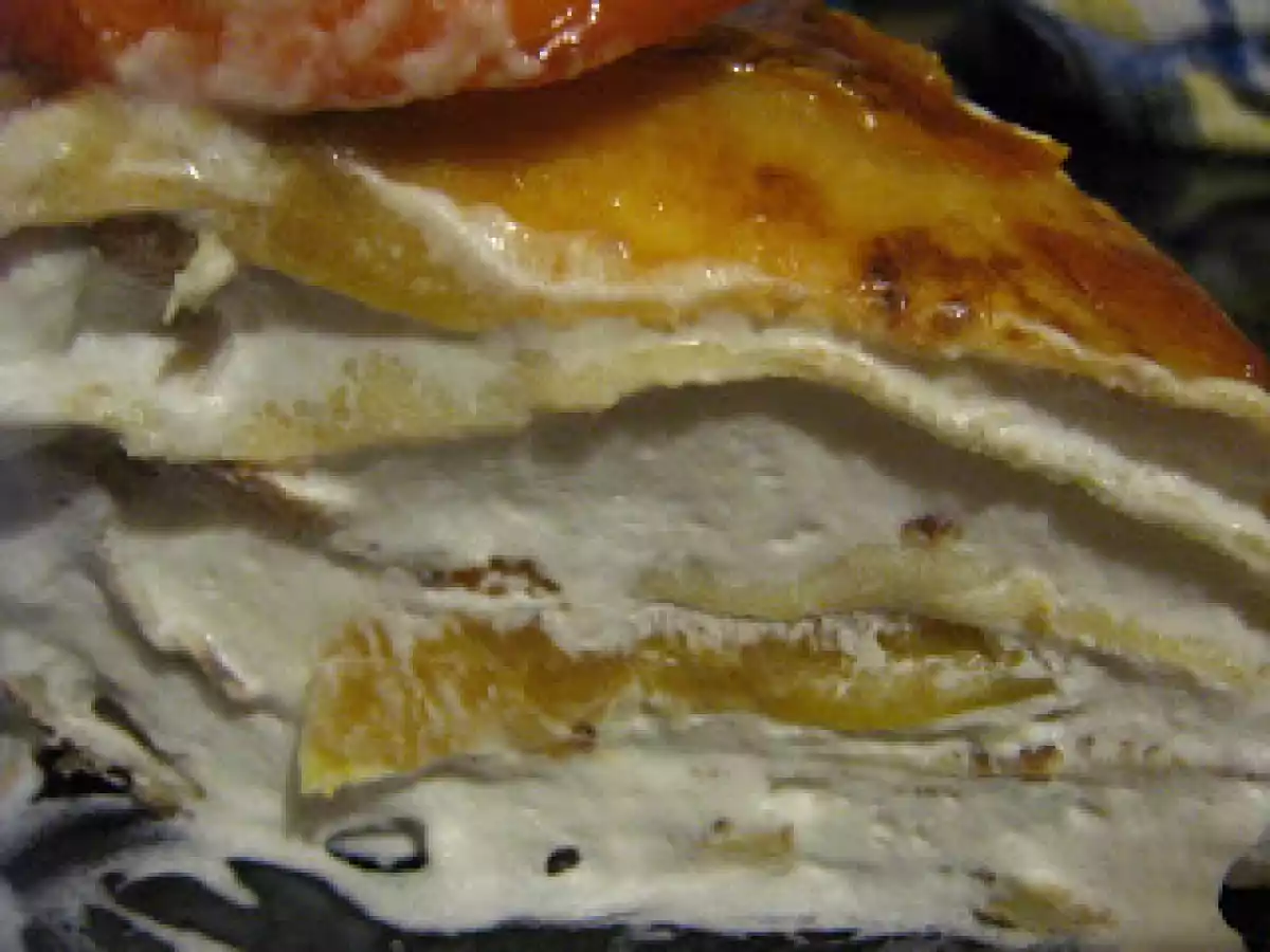 Tort de clatite cu portocale si sos caramel - poza 6