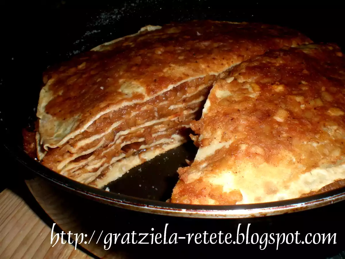 Tort de mere cu aluat de clătite - poza 3