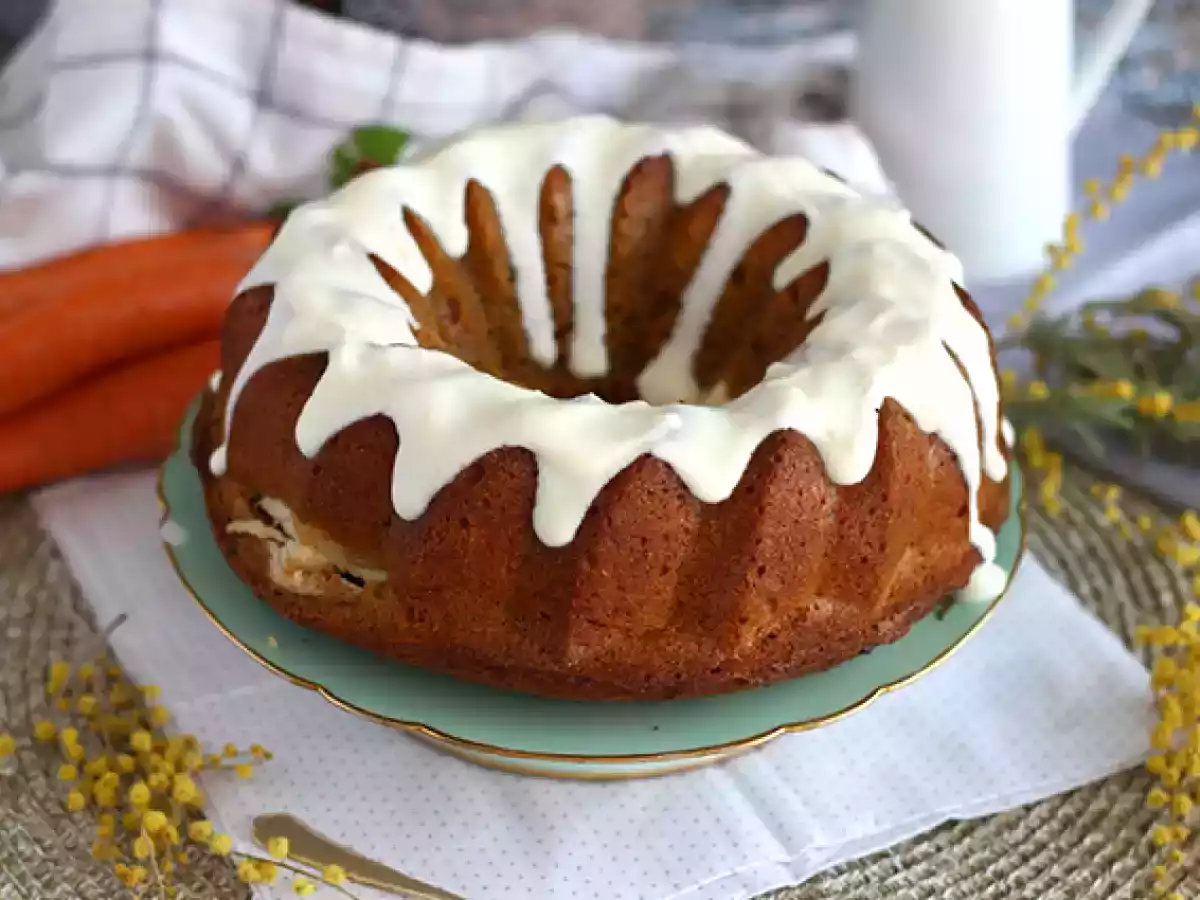 Tort de morcovi umplut cu cheesecake - poza 2