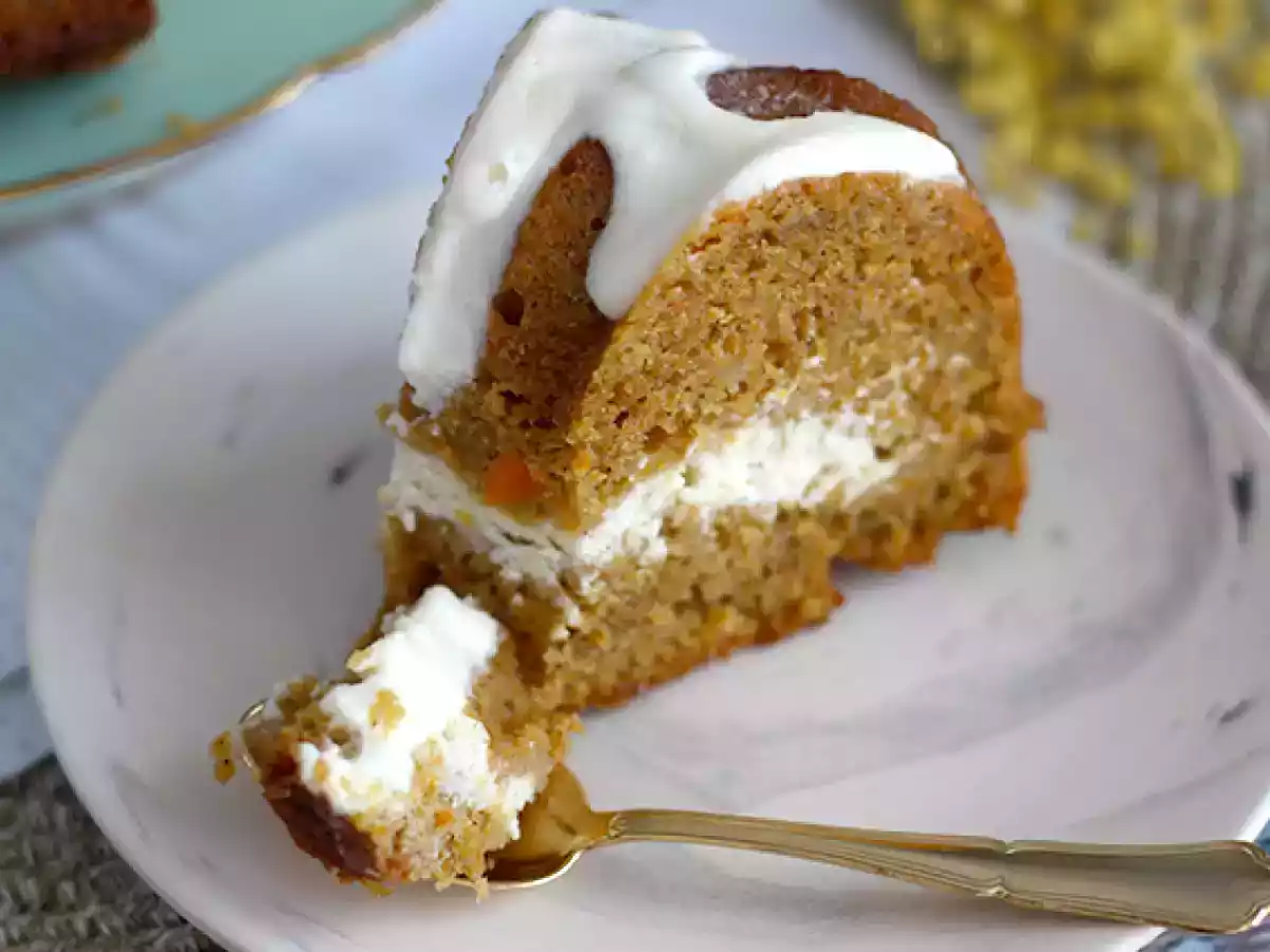 Tort de morcovi umplut cu cheesecake - poza 4