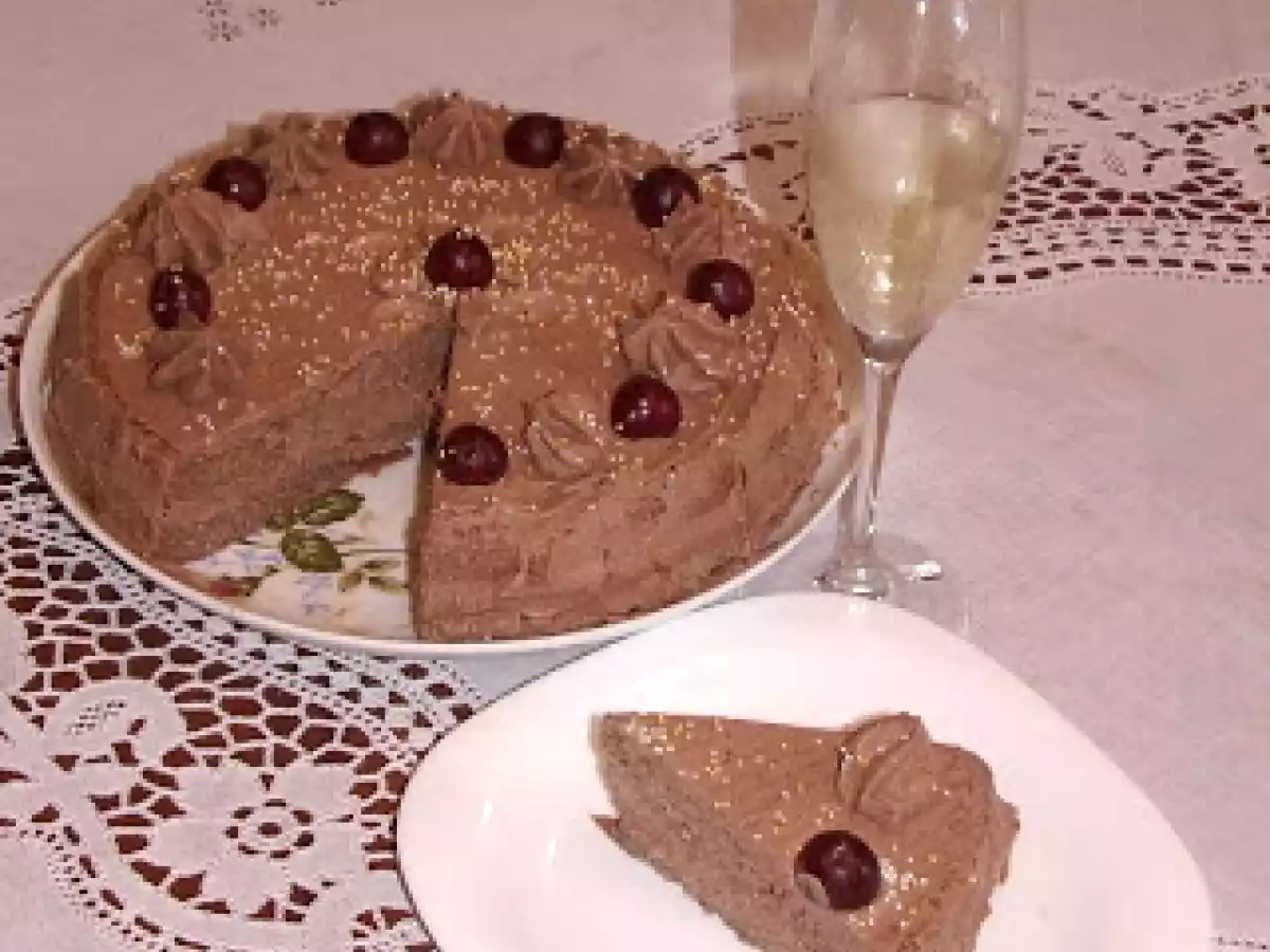 Tort de nuca cu ciocolata si cafea