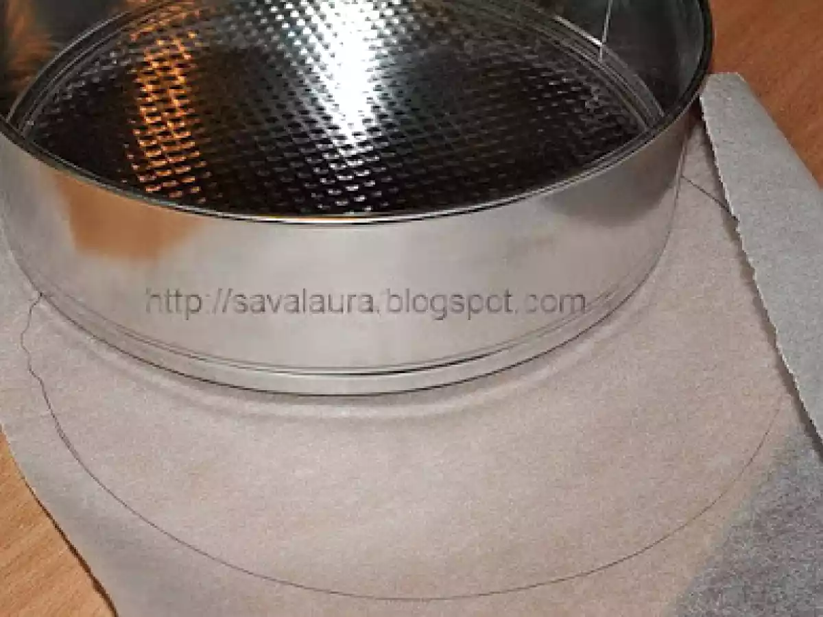 Tort de post cu budinca de vanilie si fructe - poza 2