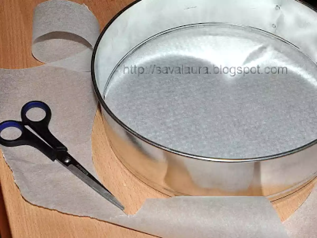 Tort de post cu budinca de vanilie si fructe - poza 3