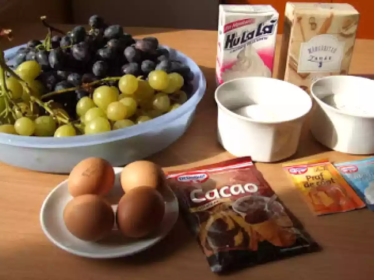 Tort de struguri cu frisca - poza 2