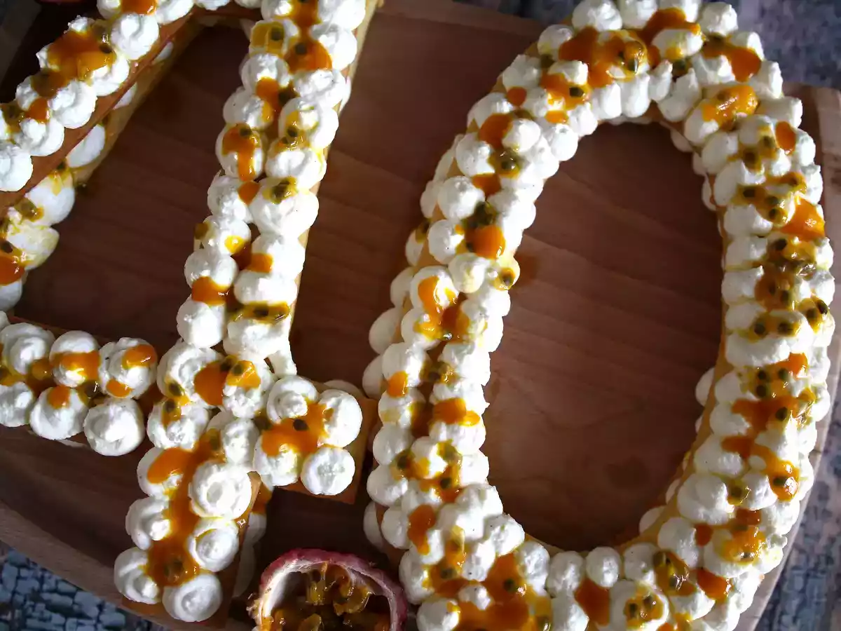 Tort exotic cifra - cu mango si fructul pasiunii - poza 2