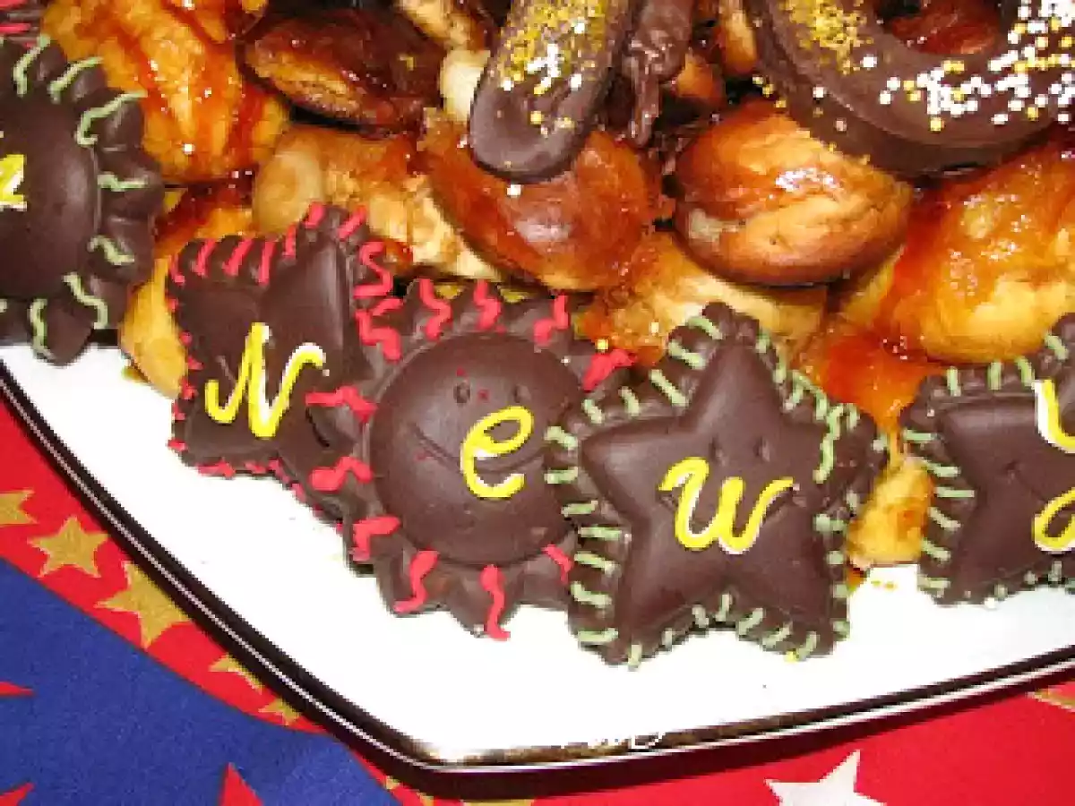 Tort festiv de Revelion - poza 3