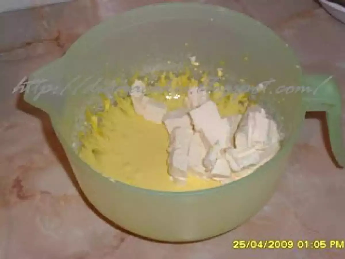 Tort inghetat cu ciocolata si visine - poza 2