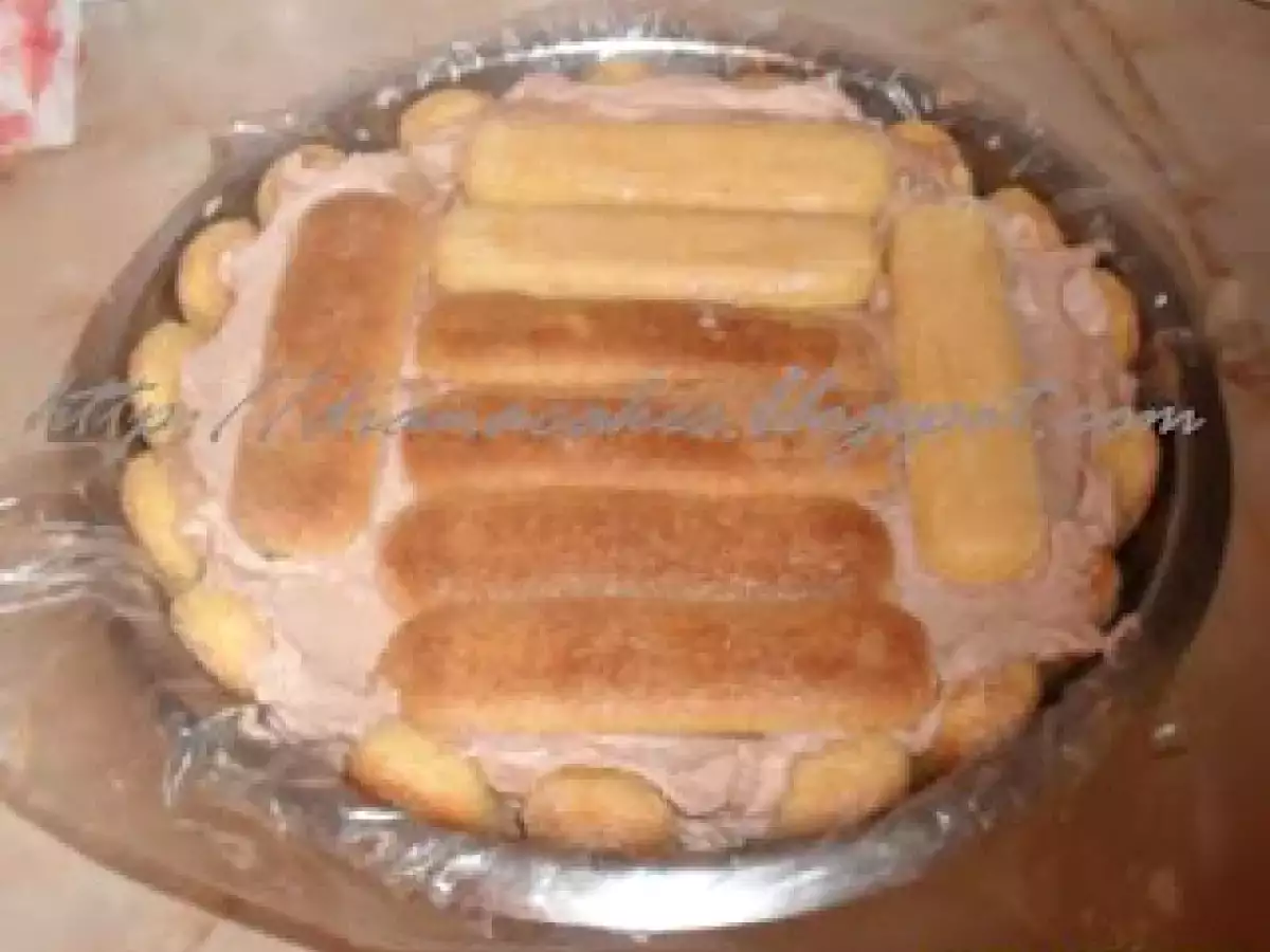 Tort inghetat cu ciocolata si visine - poza 11