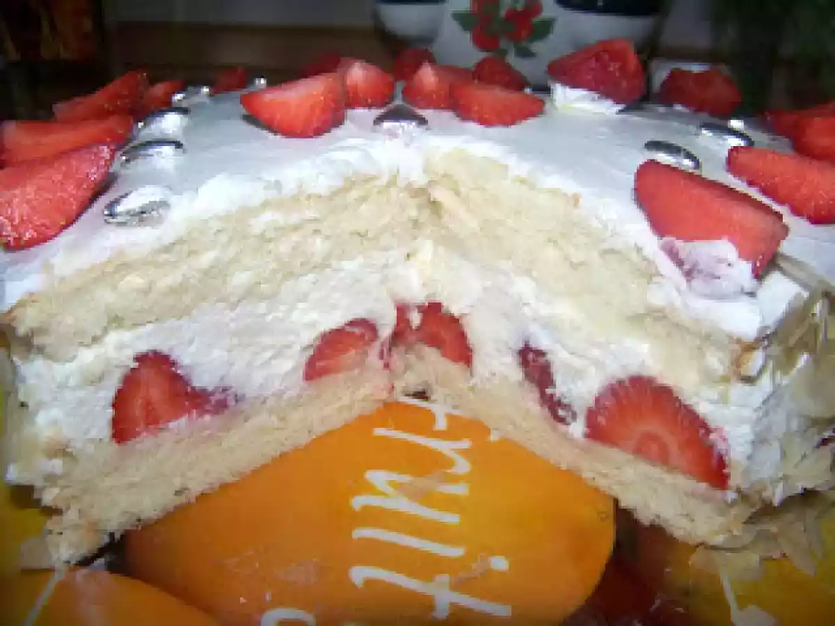 Tort inima cu capsuni