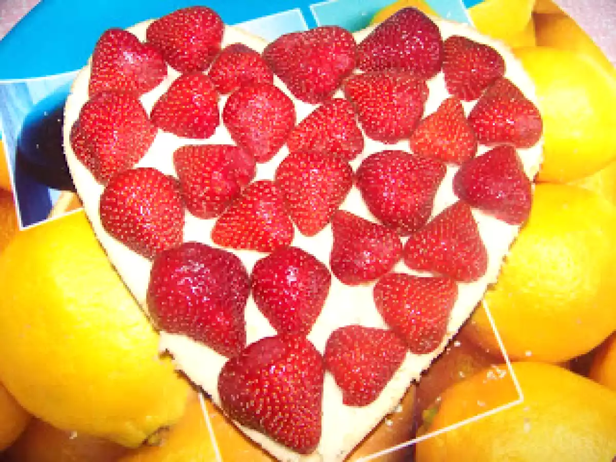 Tort inima cu capsuni - poza 5