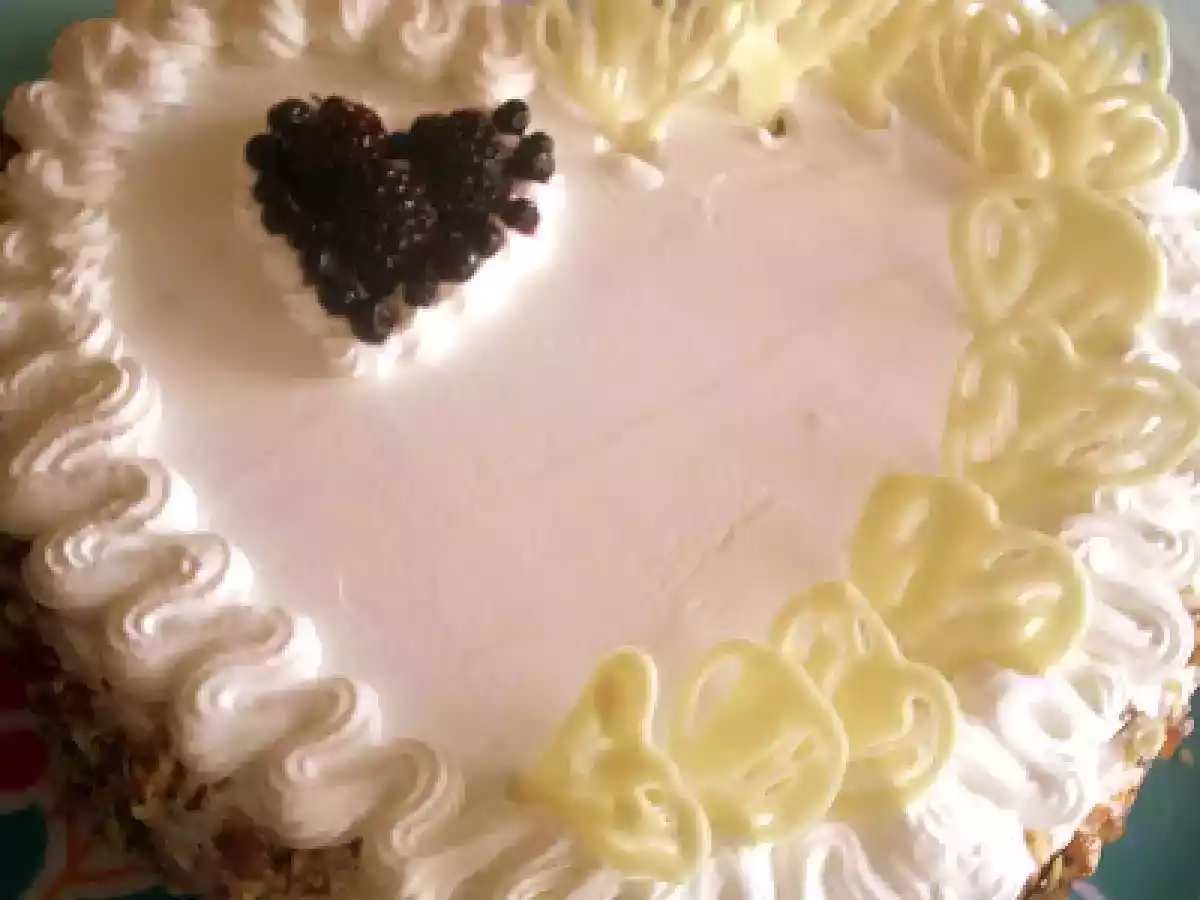 Tort - inima cu mousse de mure si crantz - poza 2