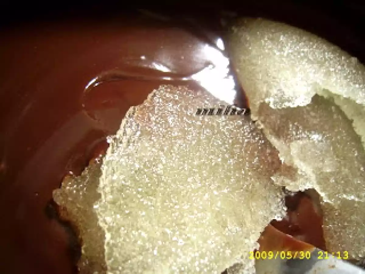 Tort inimos cu frisca si ciocolata - poza 3