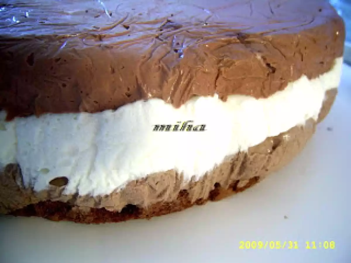 Tort inimos cu frisca si ciocolata - poza 10