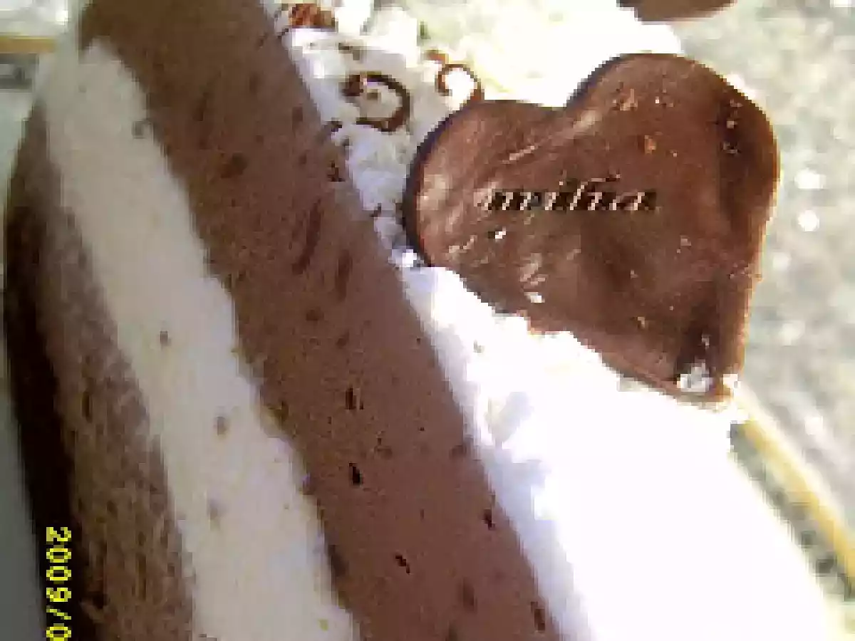 Tort inimos cu frisca si ciocolata - poza 13