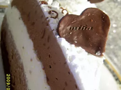 Tort inimos cu frisca si ciocolata - poza 13