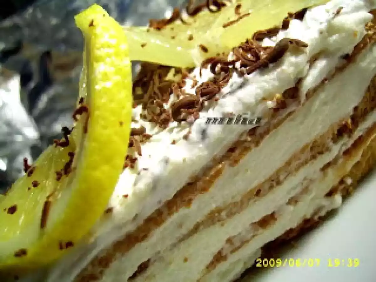 Tort merengue cu crema de lamaie