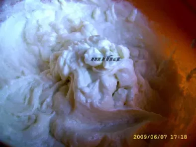 Tort merengue cu crema de lamaie - poza 2