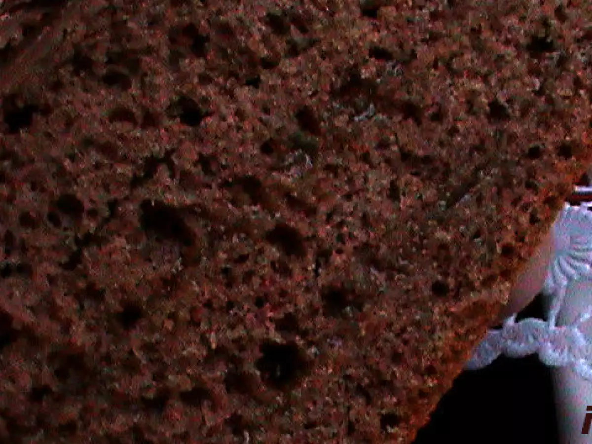 Tort Sacher cu glazura de ciocolata cu lapte - poza 3