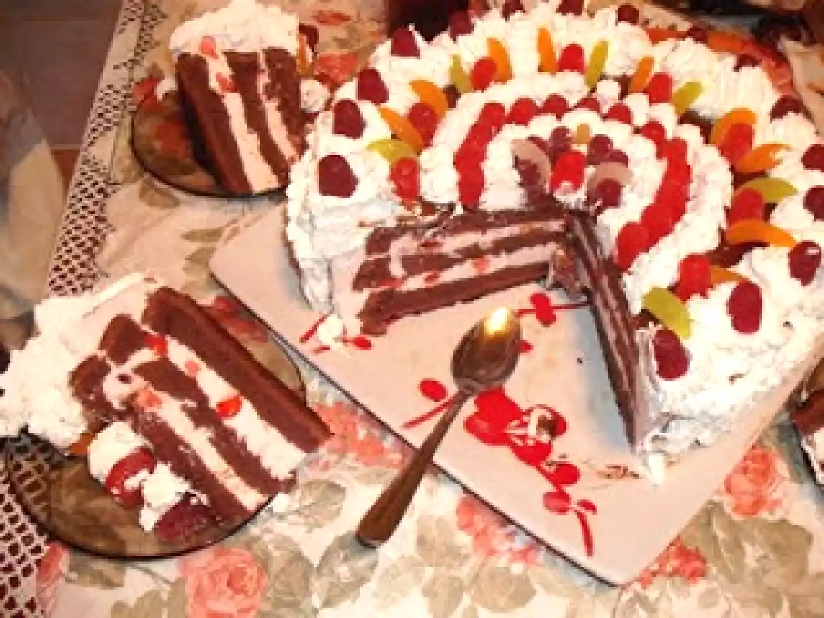 TORT sarlota cu capsuni - poza 2