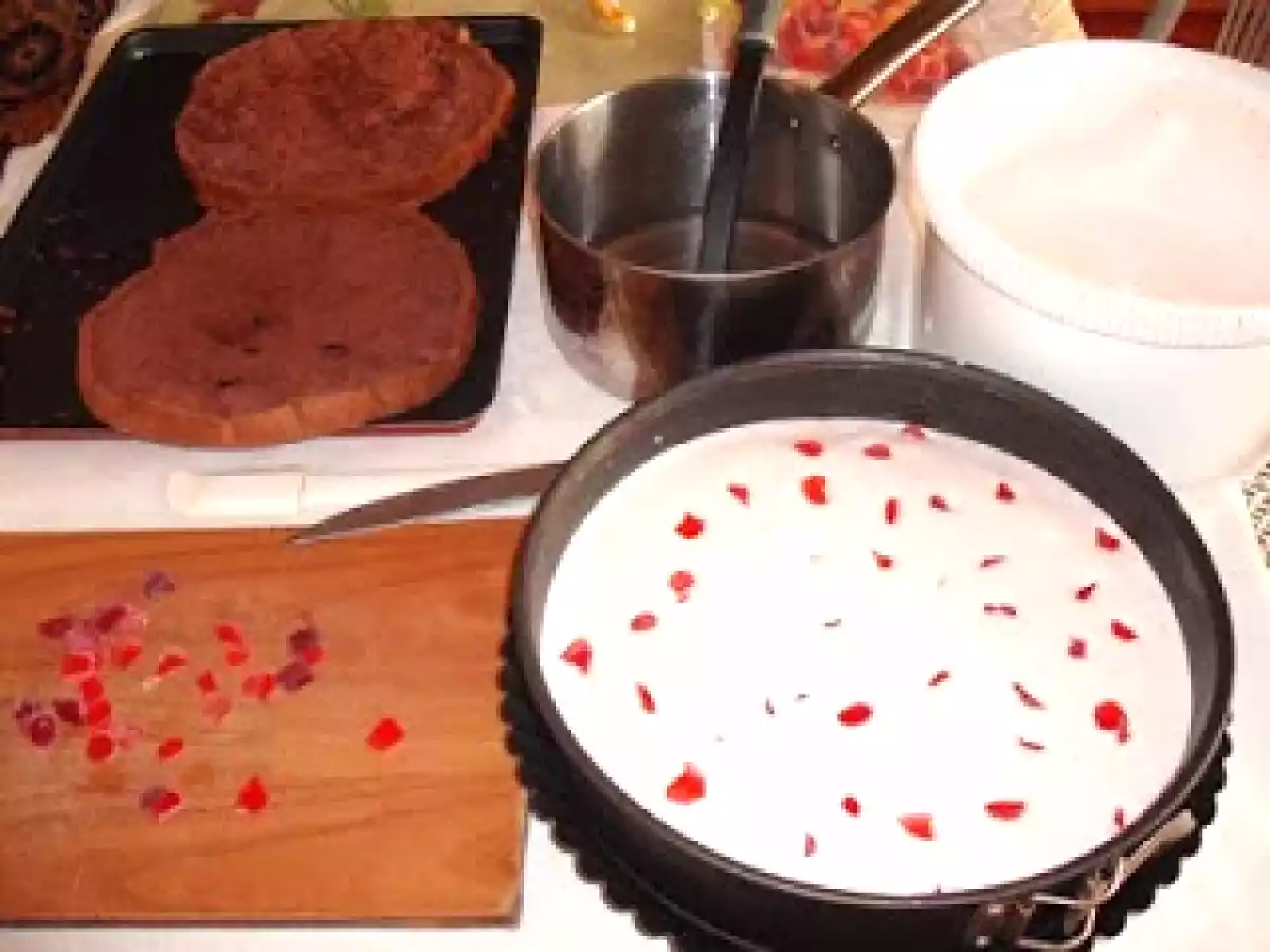 TORT sarlota cu capsuni - poza 4