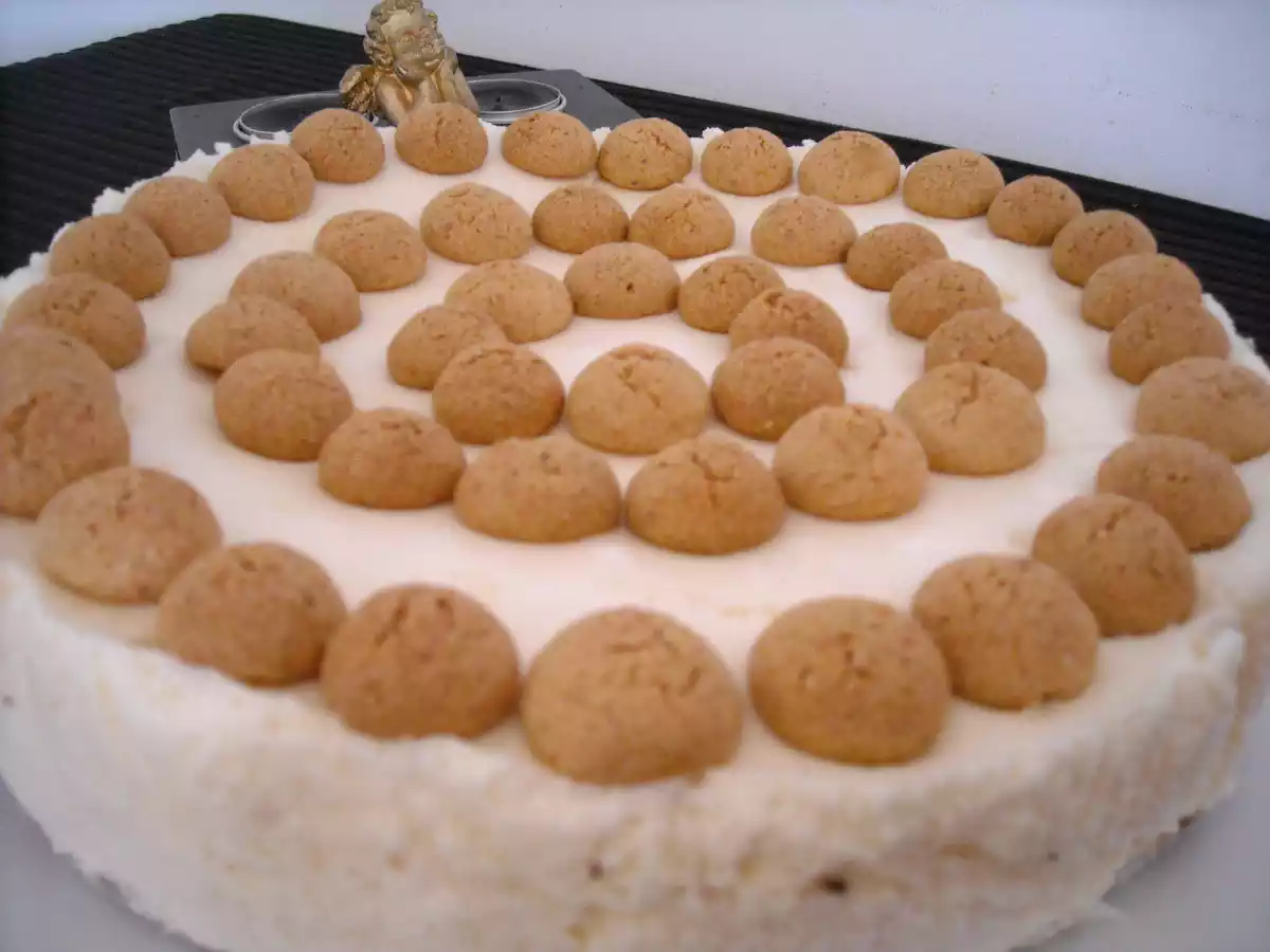 Tort sarlota cu trei feluri de biscuiti - poza 2